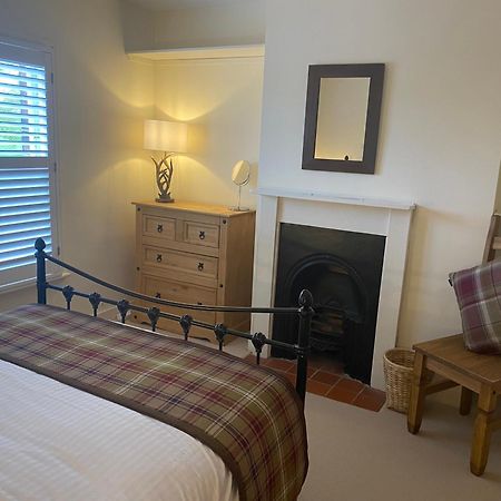 A Charming And Stylish Country Cottage. 헝거포드 외부 사진